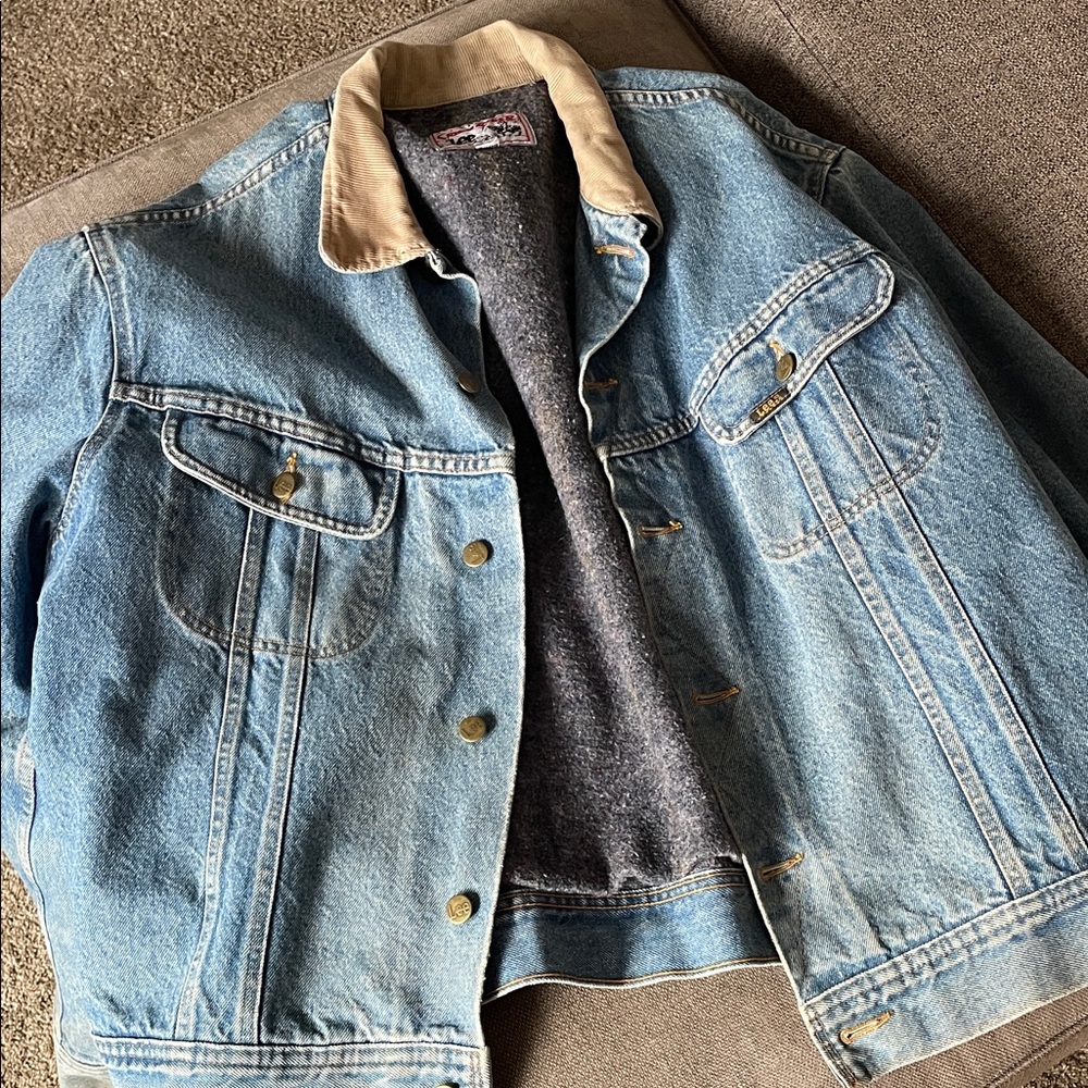 Lee Light Blue Denim Jacket with Beige Collar